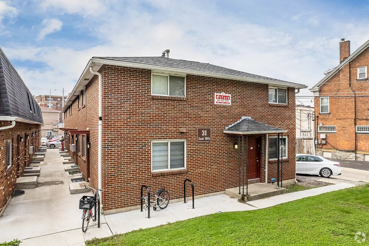 3 bed, $1,590 — Photo 1