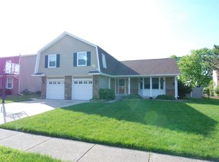 482 Franklin Ln, Elk Grove Village, IL 60007