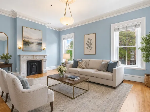 17 High St APT 2, Brookline, MA 02445