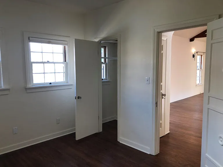 204 1/2 Quincy Ave — Photo 18
