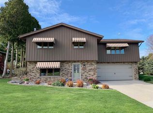 2646 Lakeside Blvd, Manitowoc, WI 54220