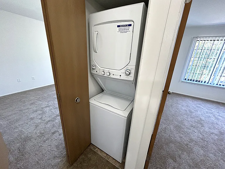Thornridge Apartments — Photo 122