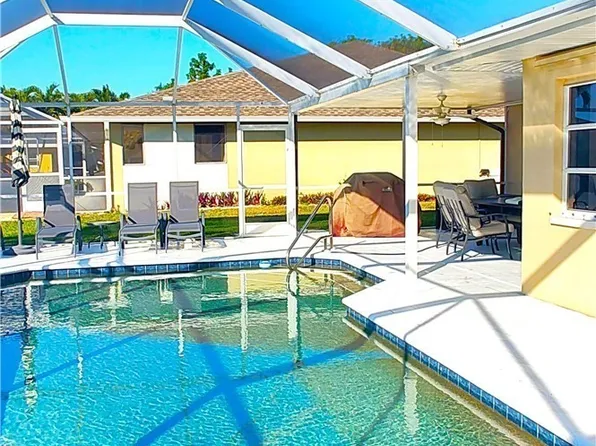 3010 SE 18th Place Cpe, Coral, FL 33904