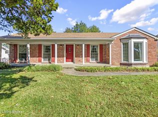10803 Helmsdale Ln, Douglass Hills, KY 40243