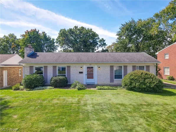 410 Chapple Hill Dr NE, North Canton, OH 44720