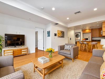 3061 W 12th Pl Unit 105, Los Angeles, CA, 90006