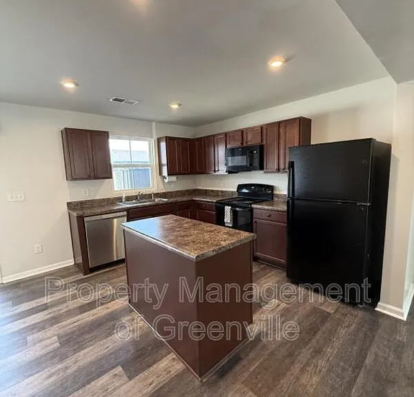 103 Fernside Ct — Photo 6