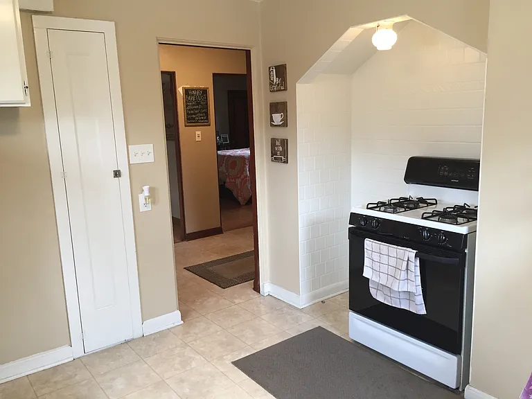6424 W Wright St #UPPER — Photo 11