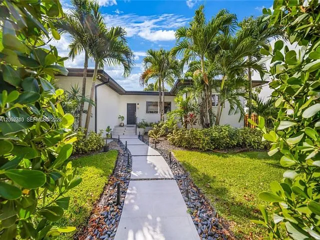 3531 SW 1st Ave — Photo 2