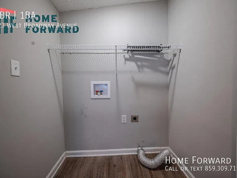 223 W Broadway Ave — Photo 10