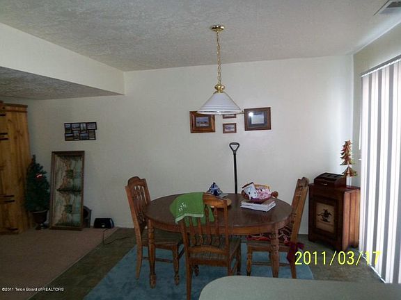 4th image of 220 S Lincoln Ave