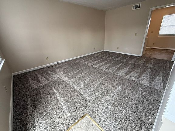 3rd image of 57 Rockbridge Cir