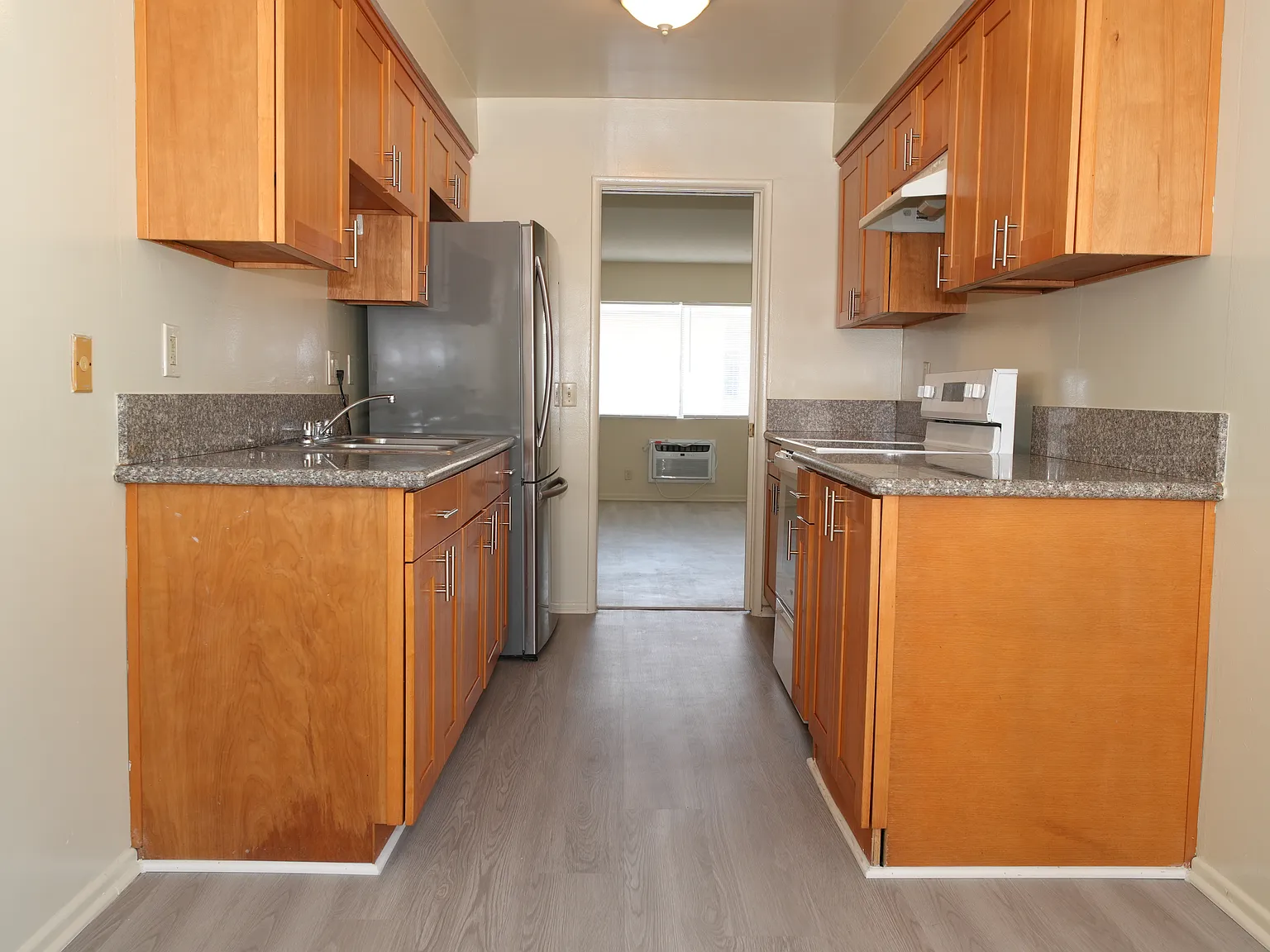 2 bed, 850 sqft, $2,550 — Photo 4