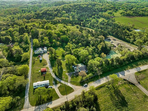 2nd image of 1810 Monsanto Rd