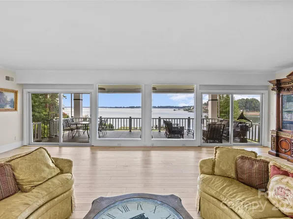 8012 Blue Water Ct, Denver, NC 28037