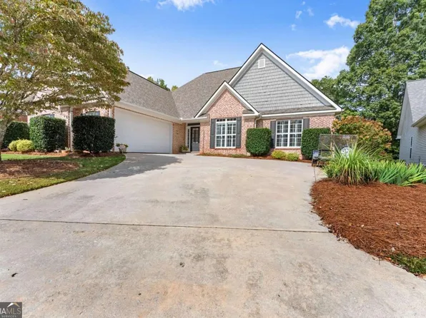 937 Brenau Point Dr, Gainesville, GA 30501