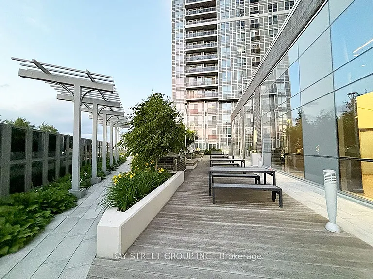 275 Village Green Sq #1222 — Photo 18