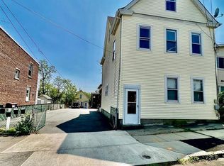 720-722 Charles St, Perth Amboy, NJ 08861