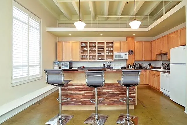 103 W Main St #201 — Photo 10