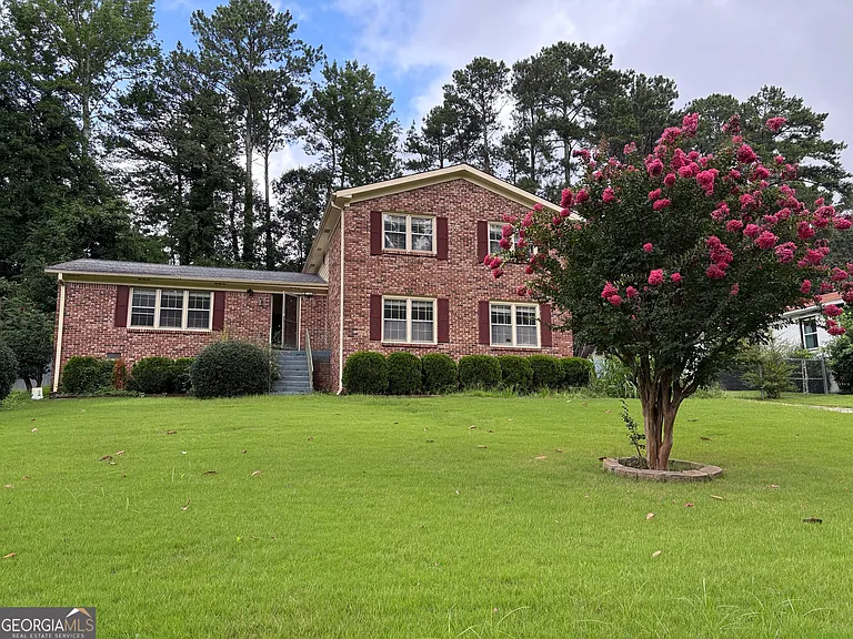 1481 Drayton Woods Dr — Photo 1