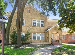 2218 Arbor St #B, Houston, TX 77004