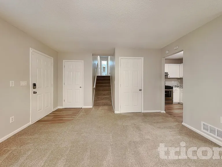 204 Campbell Dr — Photo 5