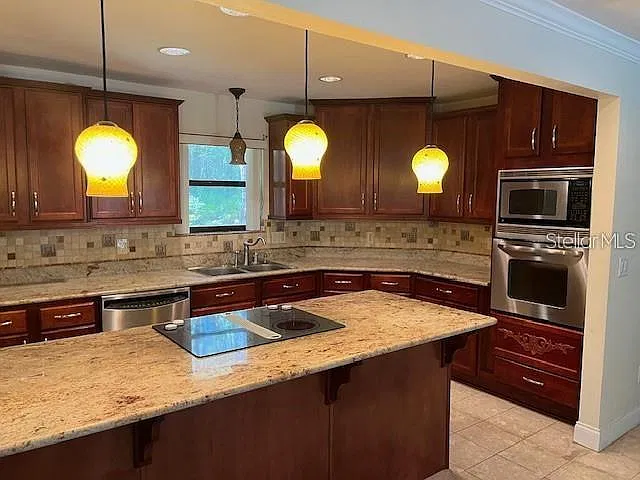 4 bed, 3.5 bath, 2805 sqft, $3,495 — Photo 2