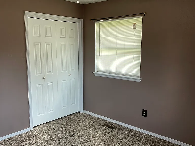 800 N Parkview Cir — Photo 14