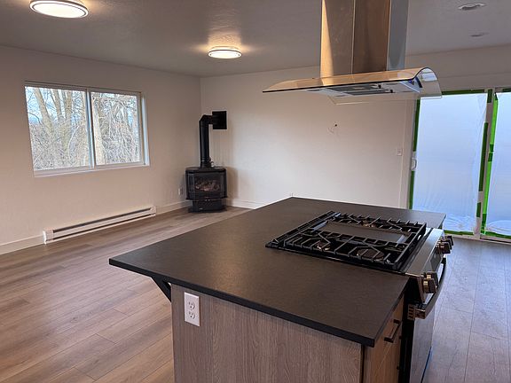 3rd image of 1600 Birchwood Ln