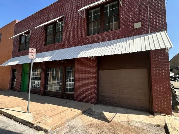 108 E Lee St, Brownwood, TX 76801