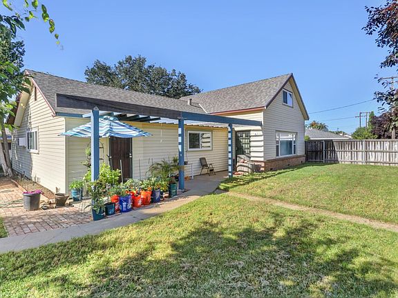 2nd image of 2740 El Caprice Dr