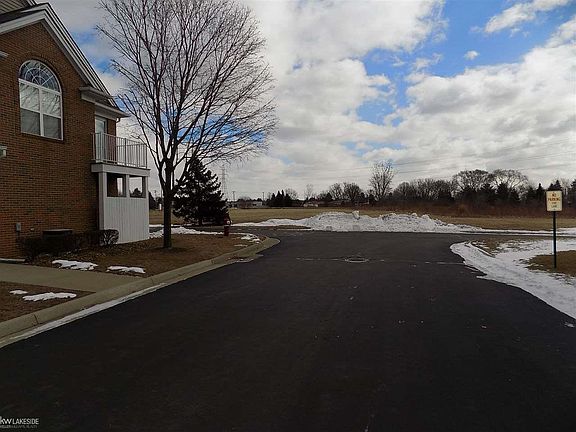 4th image of 14584 Holborn Dr Unit 33