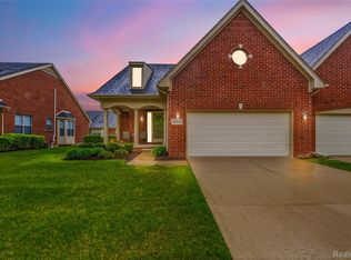 19322 Linwood Dr #70, Clinton Township, MI 48038