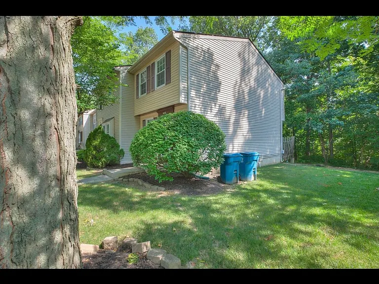9471 Timber View Dr — Photo 2