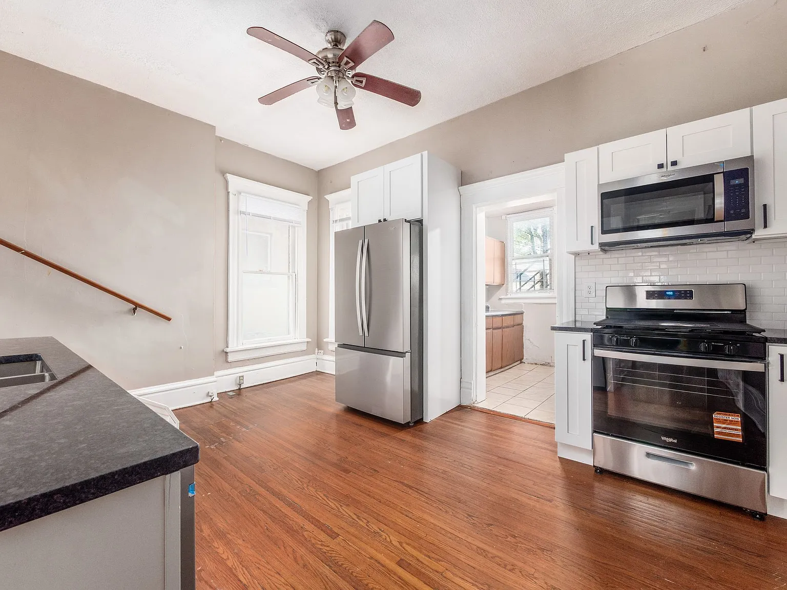9 bed, 5000 sqft, $7,950 — Photo 3