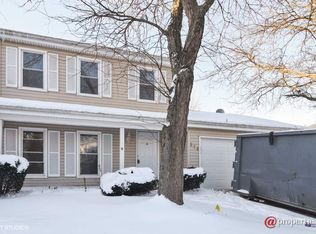 814 Prairie Ct, Carol Stream, IL 60188