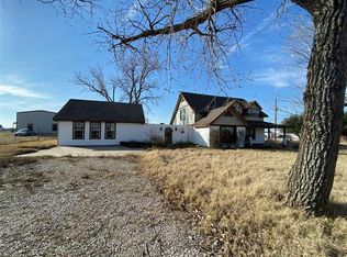 375 Country Ln, Haslet, TX 76052