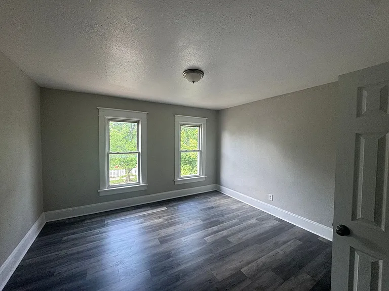 613 Jefferson Ave — Photo 3