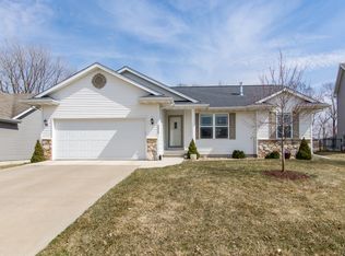 5923 Bethpage Cir SW, Cedar Rapids, IA 52404
