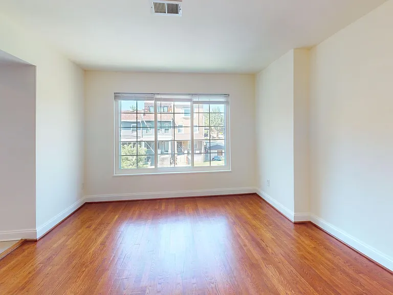 1316 Spring Road NW — Photo 4