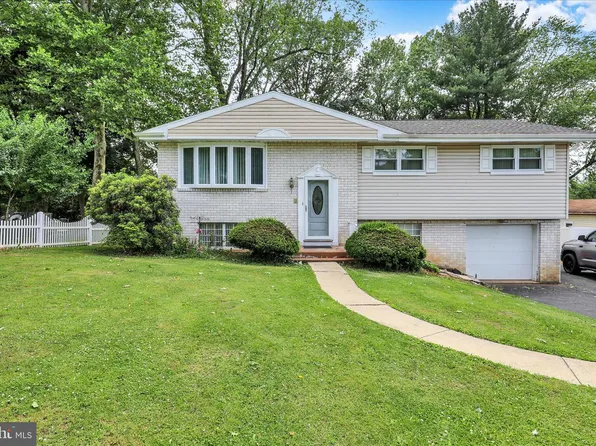 3020 Elm Rd, Reading, PA 19605