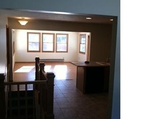 916 E Hazel St, River Falls, WI 54022