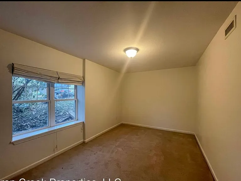 28 Jefferson Dr — Photo 15