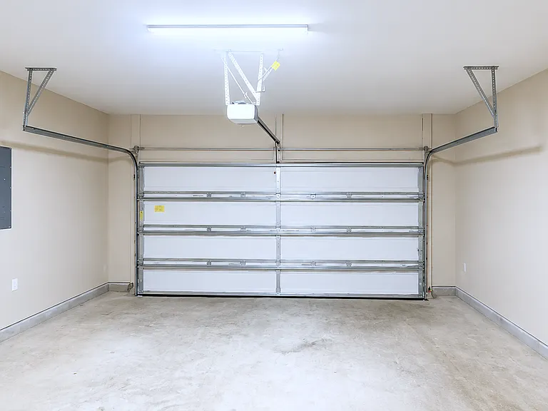 14143 Medina Dr — Photo 14