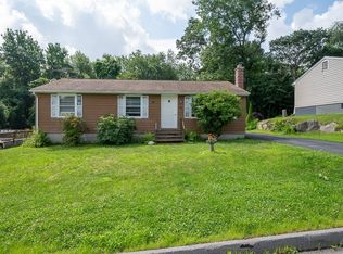 12 Vermont Ave, Worcester, MA 01603