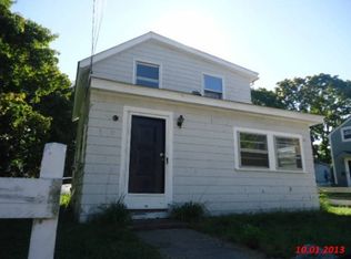 24 Ernest St, Barrington, RI 02806