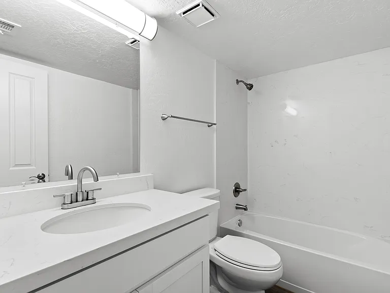 Guest Bathroom with Quartz wall