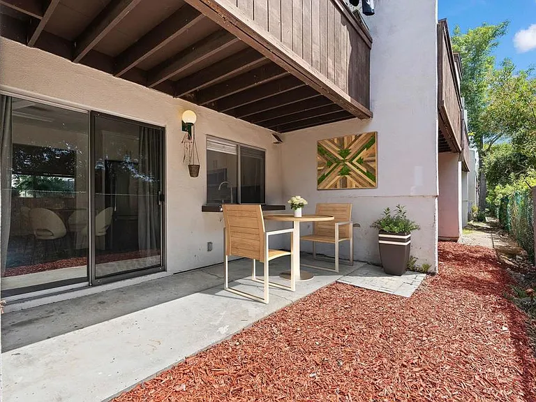 1305 Caminito Gabaldon — Photo 20