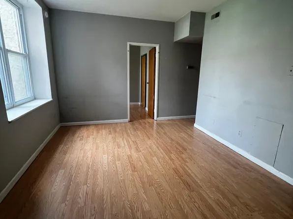 411 S 42nd St APT 104, Philadelphia, PA 19104