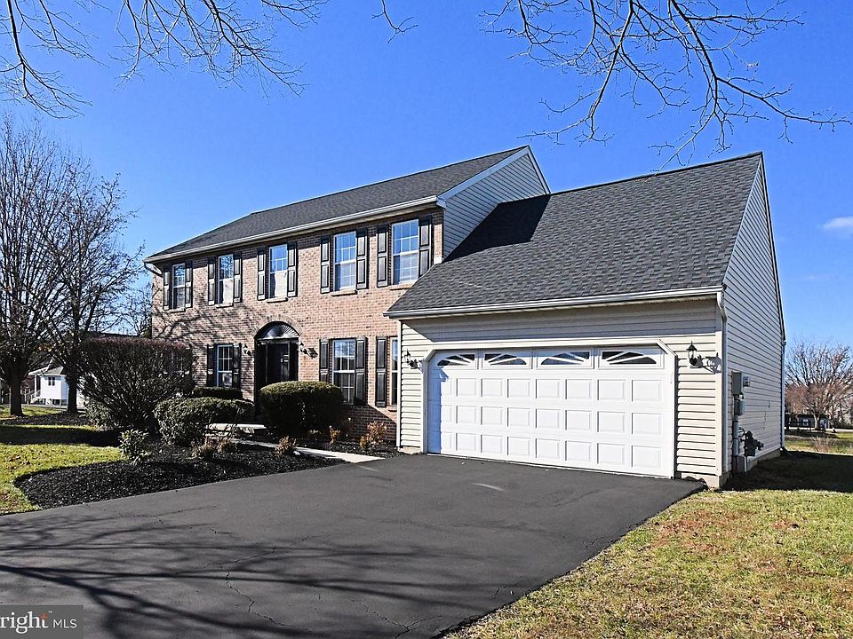 1st image of 110 Greenfield Ln